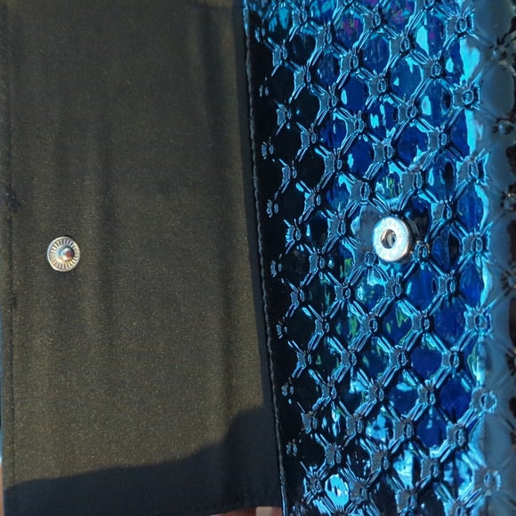 Kenneth Cole Reaction Wallet - Picture 3 of 5